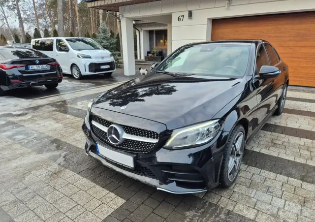 MERCEDES-BENZ Klasa C 200 4-Matic 9G-TRONIC