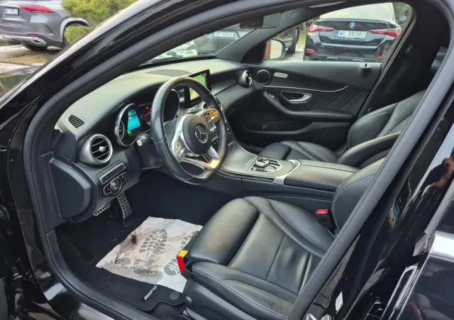 MERCEDES-BENZ Klasa C 200 4-Matic 9G-TRONIC