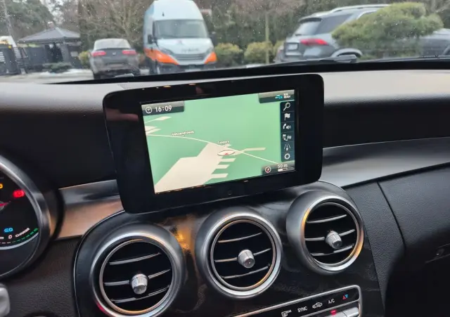 MERCEDES-BENZ Klasa C 200 4-Matic 9G-TRONIC