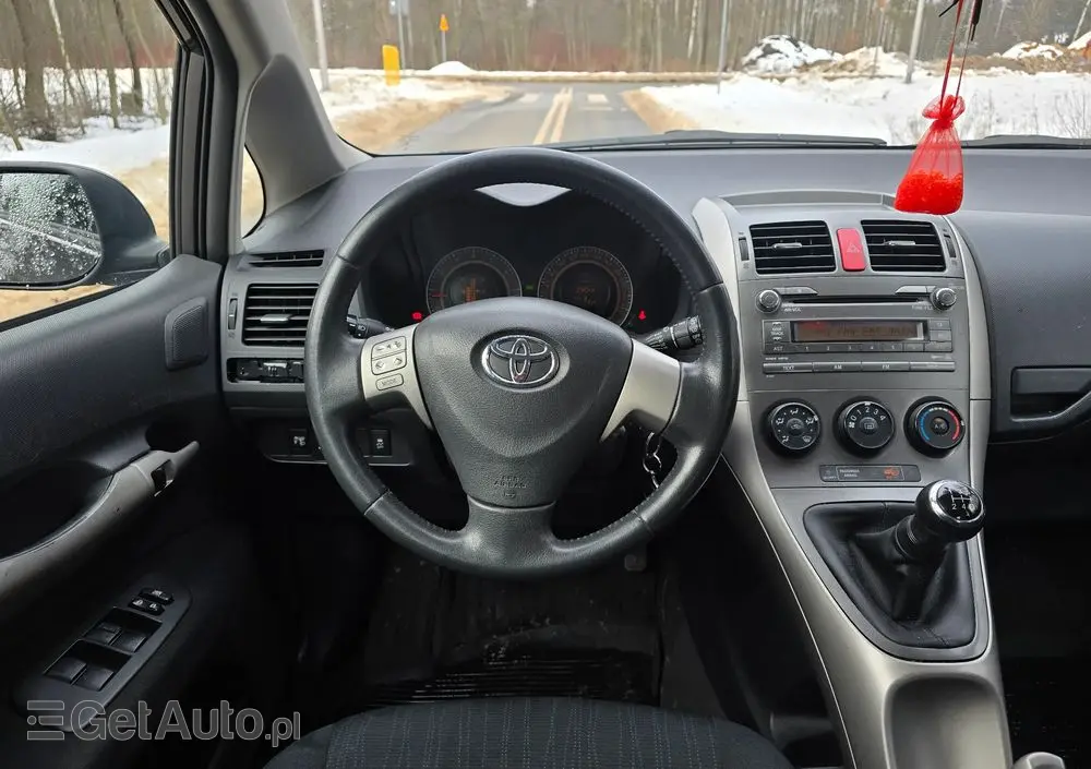 TOYOTA Auris 1.6 VVT-i Executive