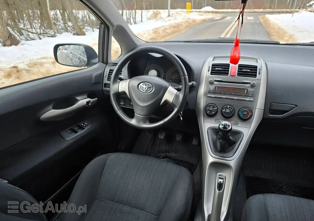 TOYOTA Auris 1.6 VVT-i Executive