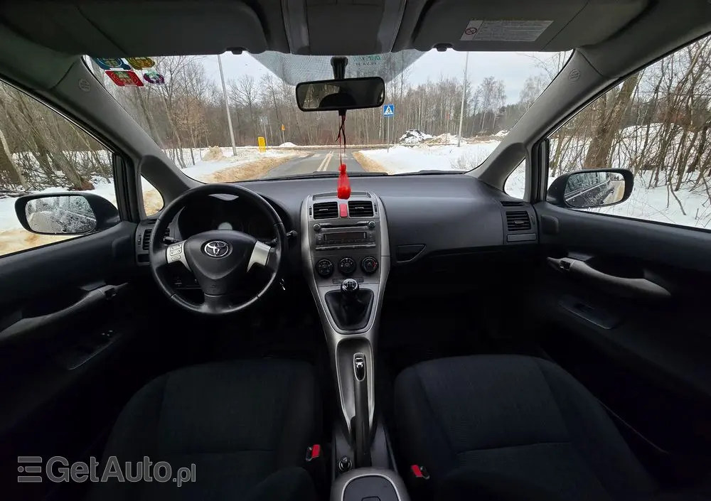 TOYOTA Auris 1.6 VVT-i Executive