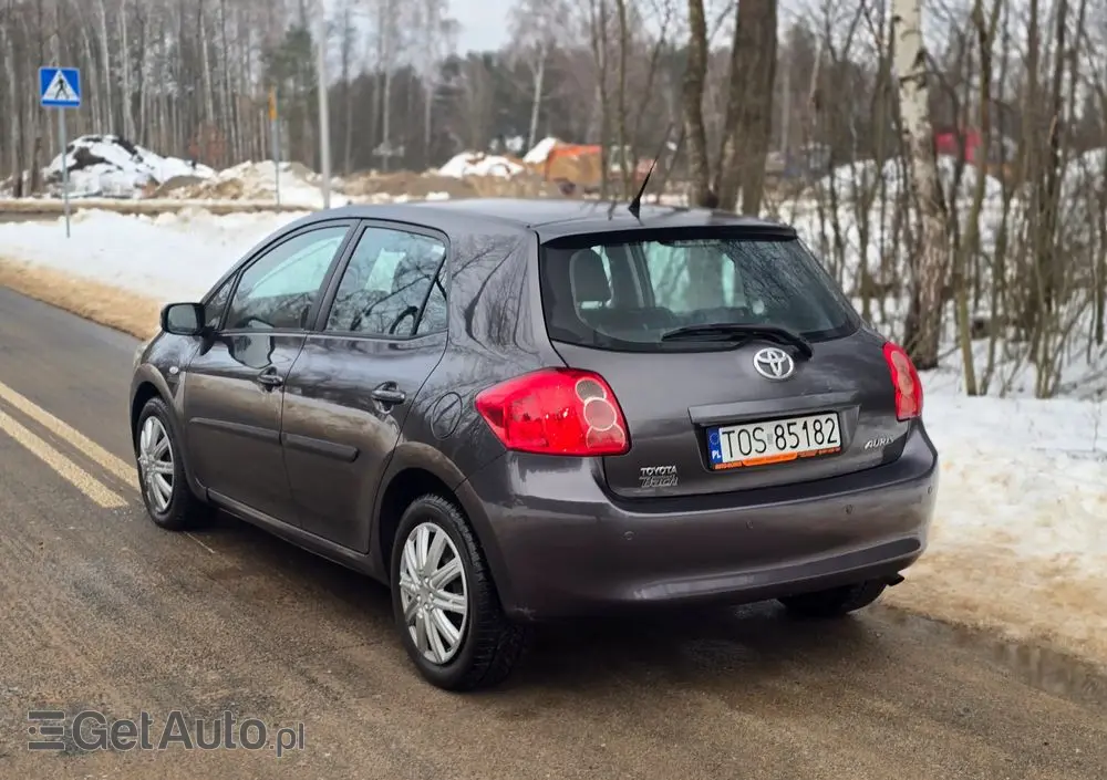 TOYOTA Auris 1.6 VVT-i Executive