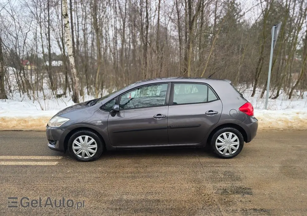 TOYOTA Auris 1.6 VVT-i Executive