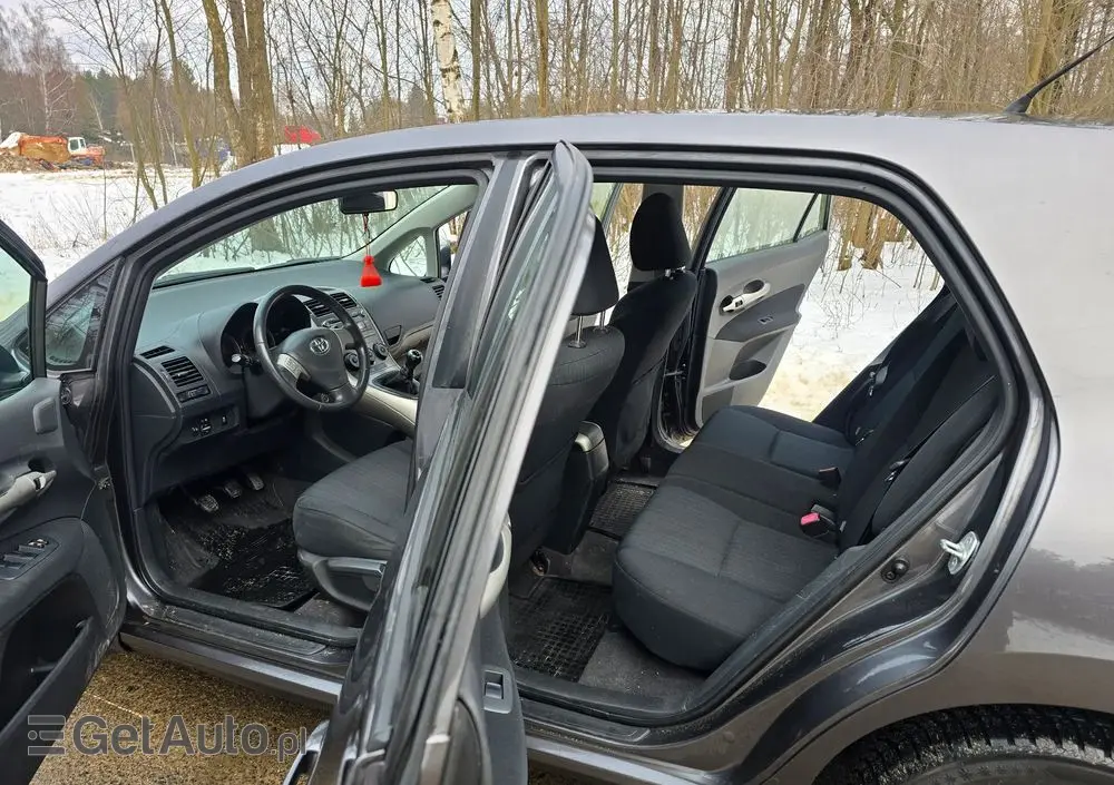 TOYOTA Auris 1.6 VVT-i Executive