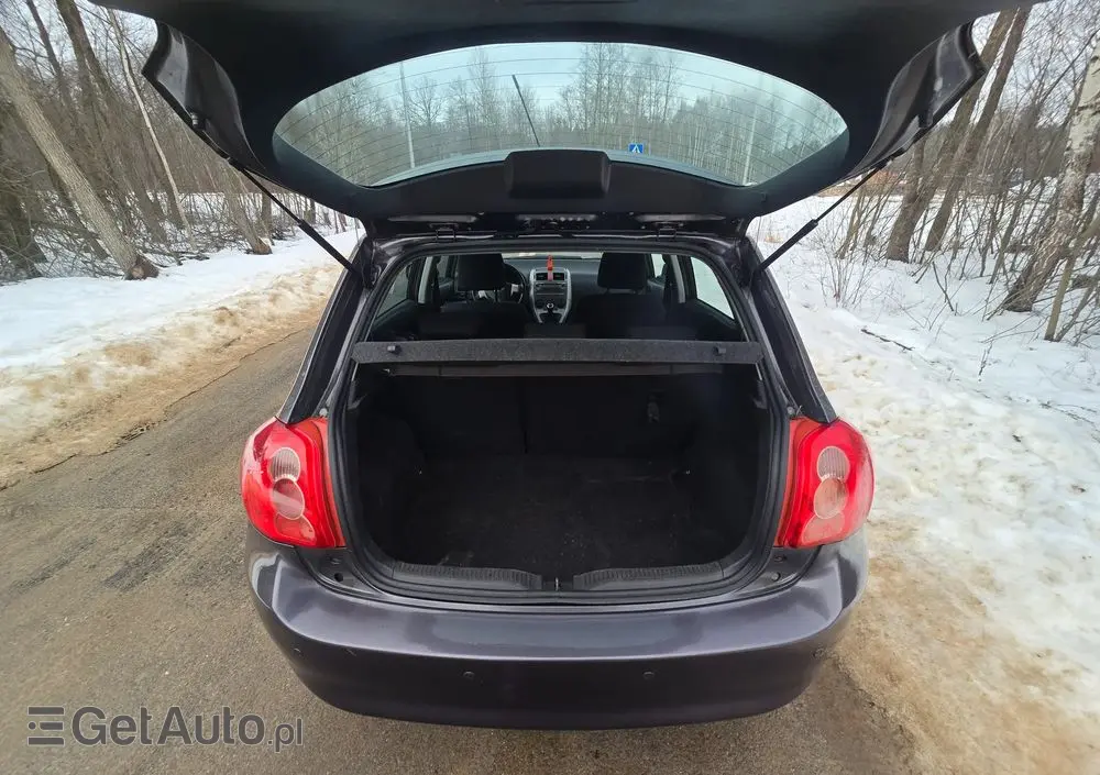 TOYOTA Auris 1.6 VVT-i Executive