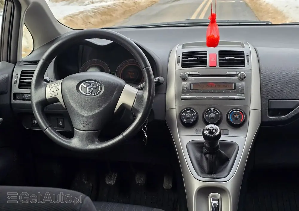 TOYOTA Auris 1.6 VVT-i Executive