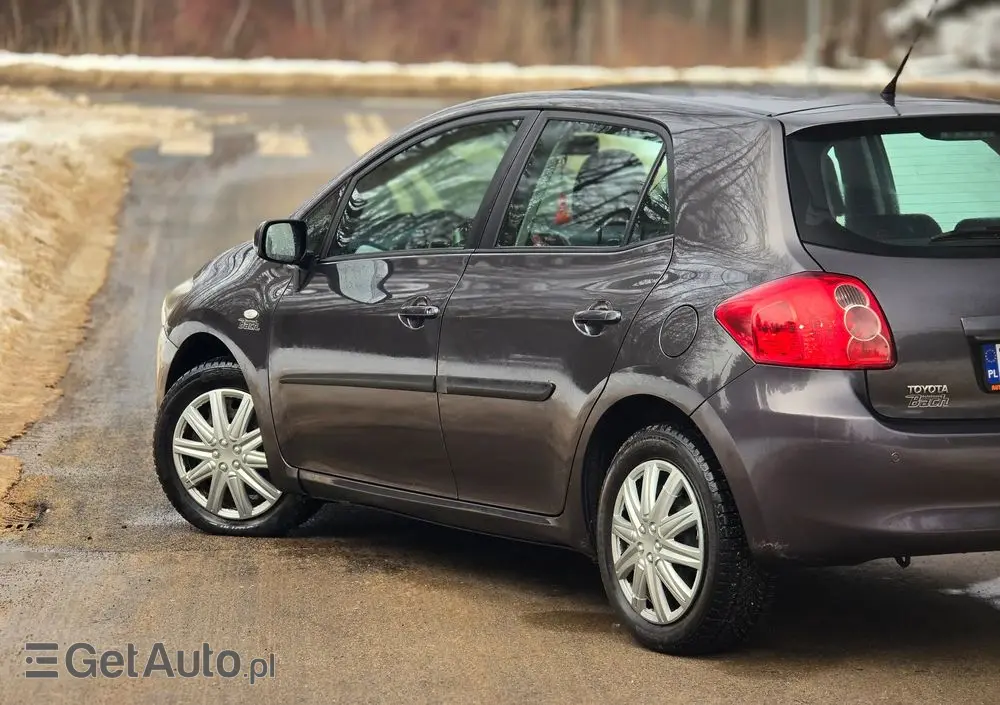 TOYOTA Auris 1.6 VVT-i Executive