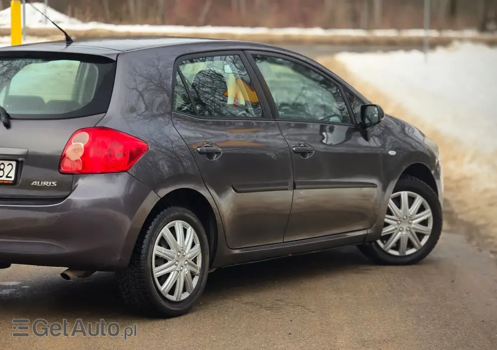 TOYOTA Auris 1.6 VVT-i Executive