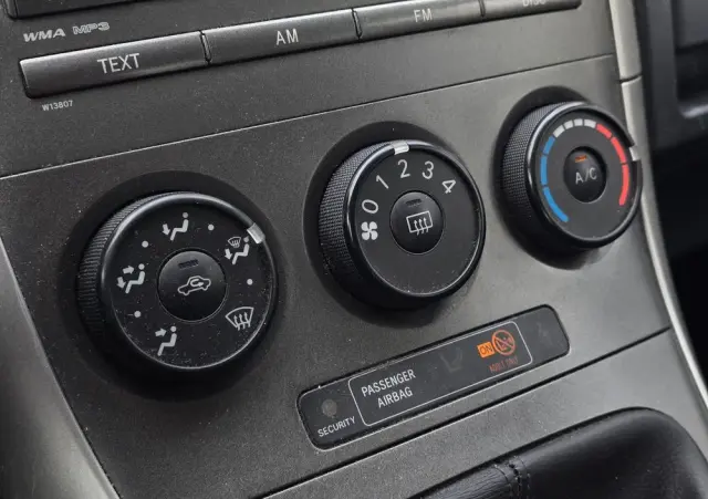 TOYOTA Auris 1.6 VVT-i Executive