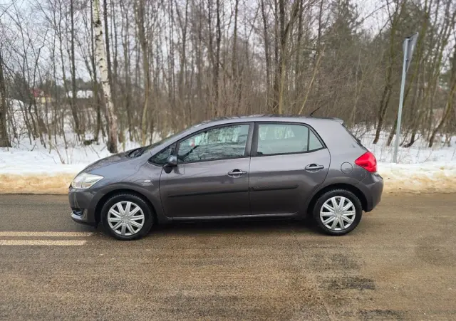 TOYOTA Auris 1.6 VVT-i Executive