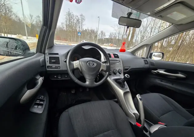 TOYOTA Auris 1.6 VVT-i Executive