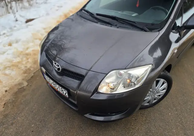 TOYOTA Auris 1.6 VVT-i Executive