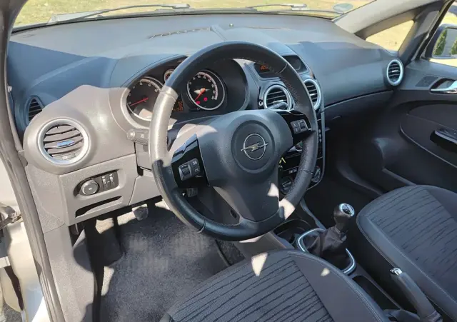 OPEL Corsa 1.2 16V Energy