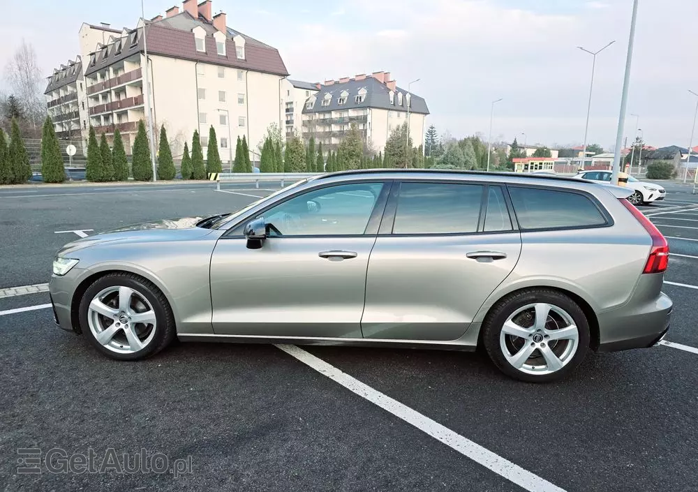 VOLVO V60 D4 R-Design