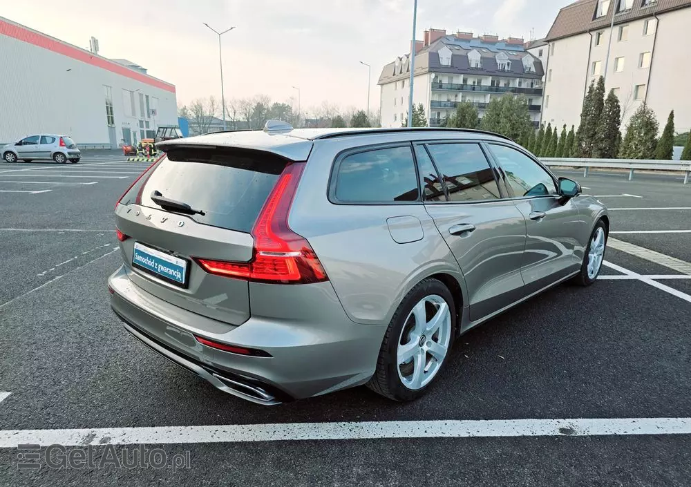 VOLVO V60 D4 R-Design