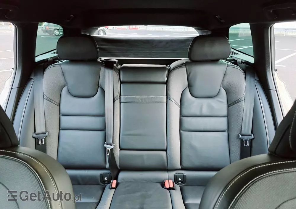 VOLVO V60 D4 R-Design