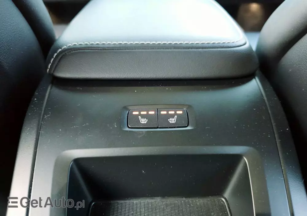 VOLVO V60 D4 R-Design