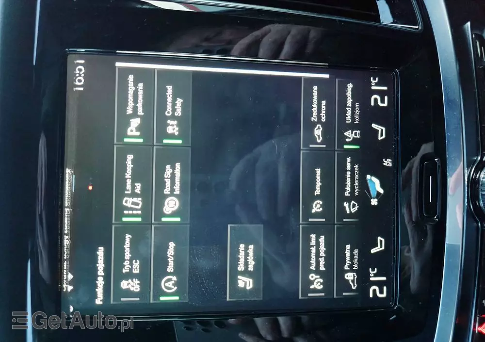 VOLVO V60 D4 R-Design