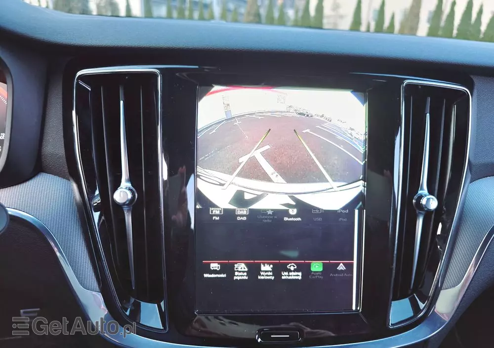 VOLVO V60 D4 R-Design