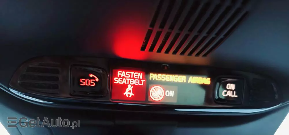 VOLVO V60 D4 R-Design