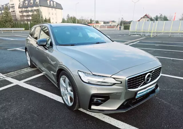 VOLVO V60 D4 R-Design