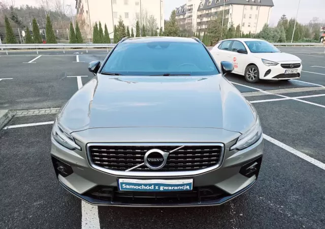 VOLVO V60 D4 R-Design