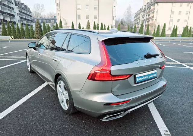 VOLVO V60 D4 R-Design