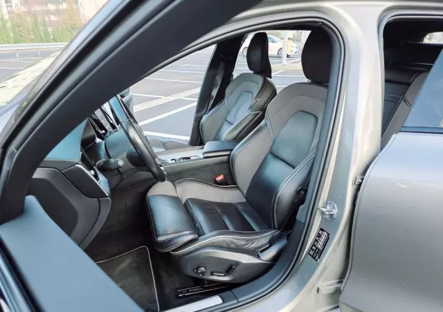 VOLVO V60 D4 R-Design