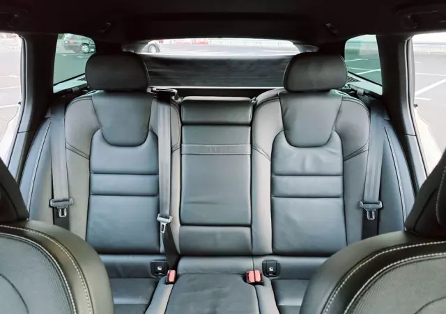 VOLVO V60 D4 R-Design