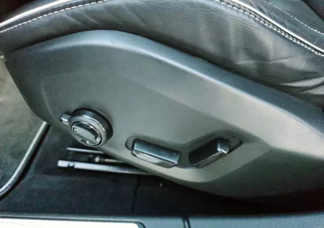 VOLVO V60 D4 R-Design