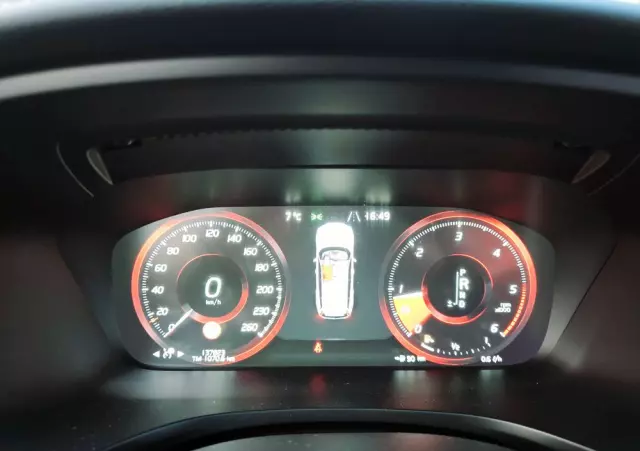 VOLVO V60 D4 R-Design