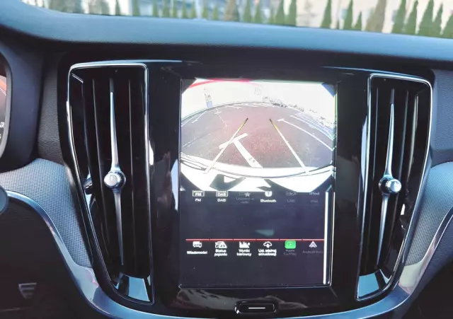 VOLVO V60 D4 R-Design