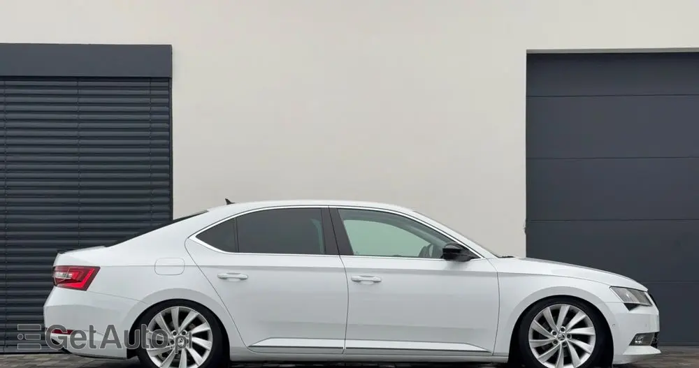 SKODA Superb 2.0 TDI Style