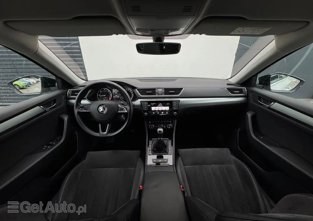 SKODA Superb 2.0 TDI Style