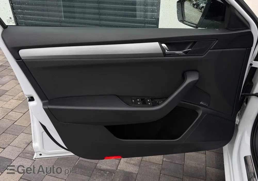 SKODA Superb 2.0 TDI Style