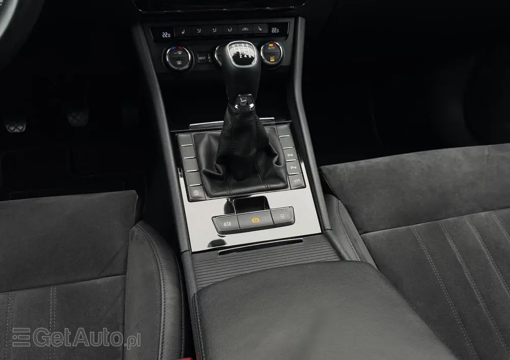 SKODA Superb 2.0 TDI Style