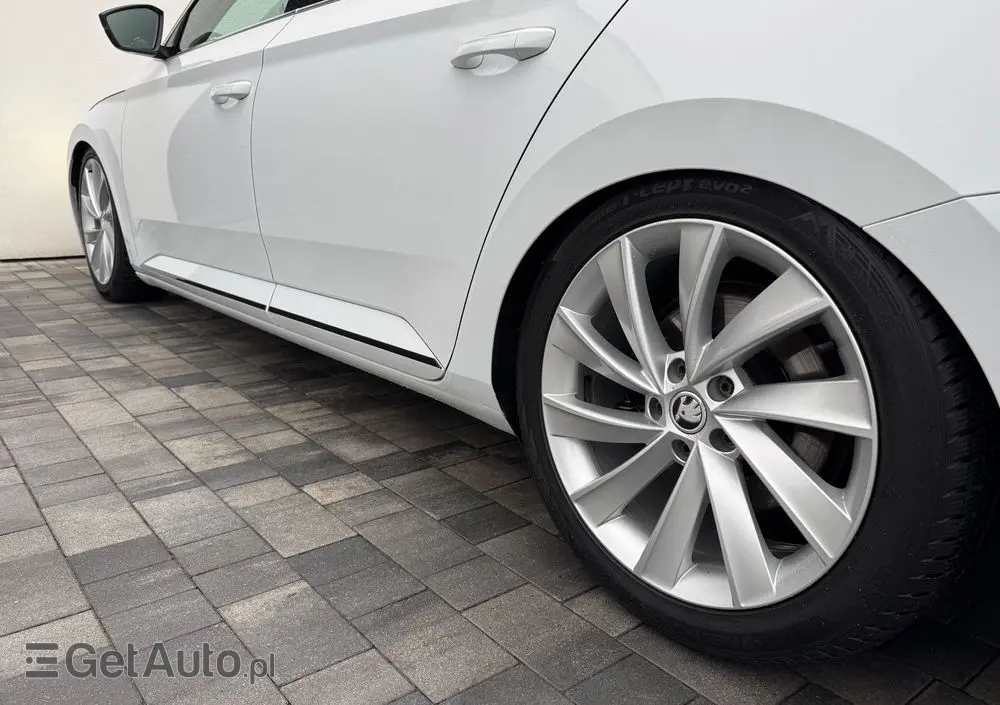 SKODA Superb 2.0 TDI Style