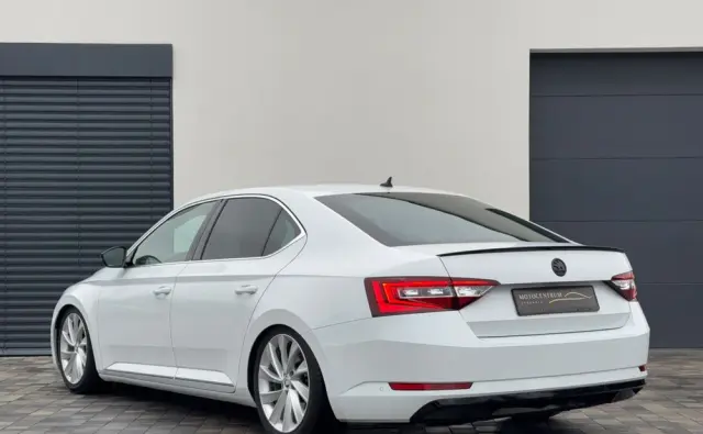SKODA Superb 2.0 TDI Style