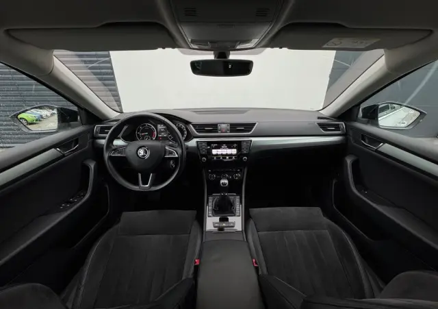 SKODA Superb 2.0 TDI Style