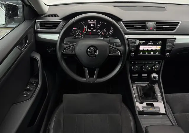 SKODA Superb 2.0 TDI Style