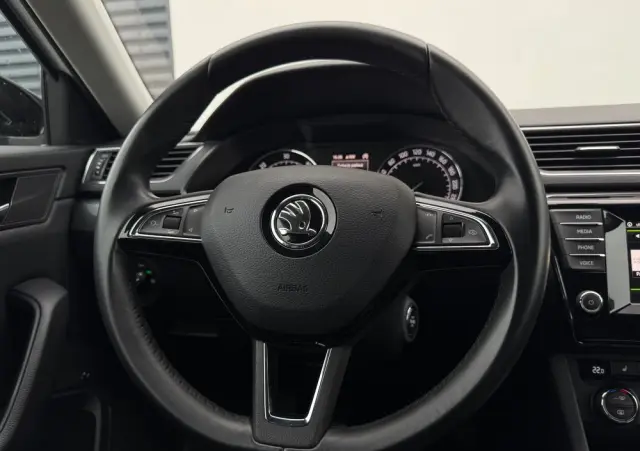 SKODA Superb 2.0 TDI Style