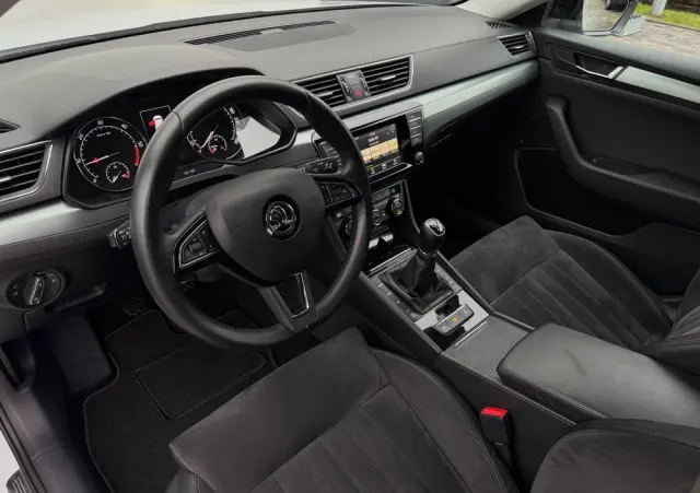 SKODA Superb 2.0 TDI Style