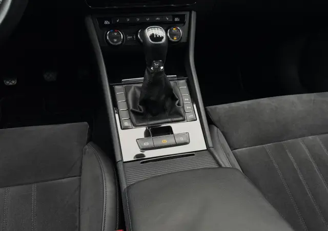 SKODA Superb 2.0 TDI Style