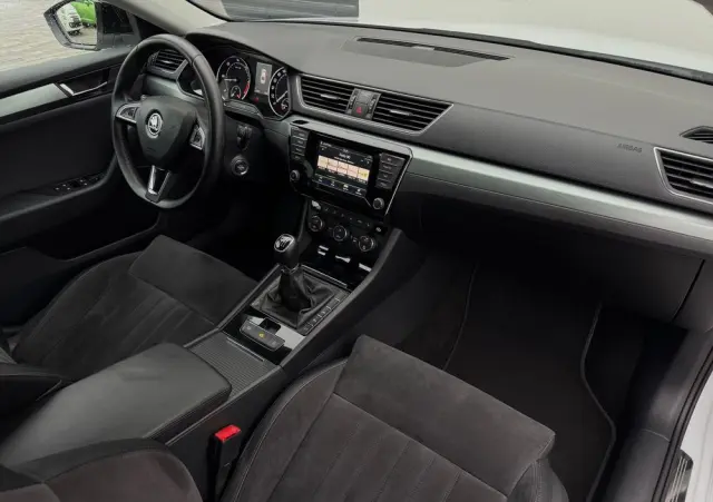 SKODA Superb 2.0 TDI Style