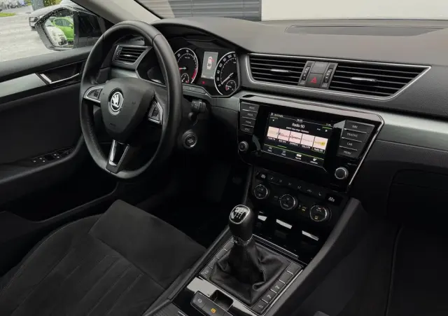 SKODA Superb 2.0 TDI Style