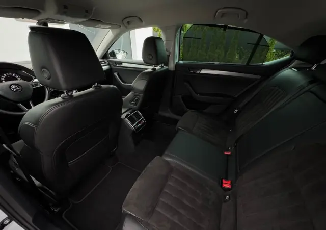 SKODA Superb 2.0 TDI Style