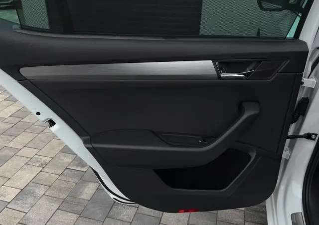 SKODA Superb 2.0 TDI Style