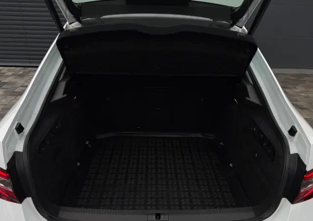SKODA Superb 2.0 TDI Style