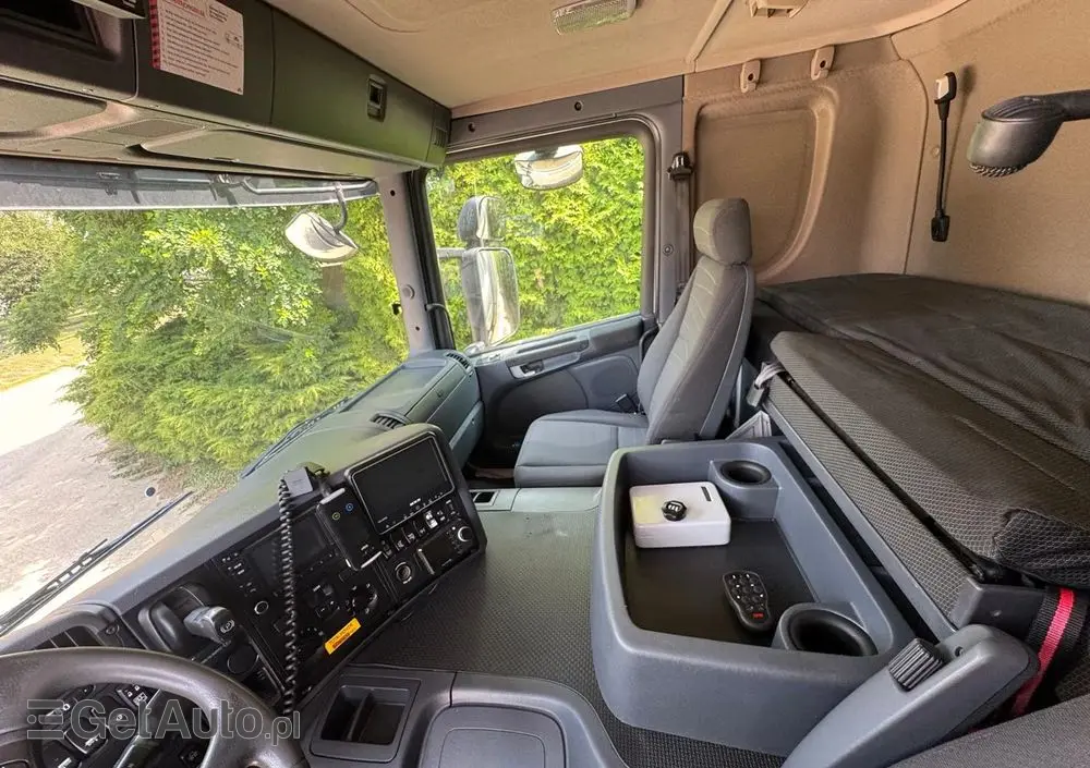 SCANIA Scania P 450 / CHŁODNIA + WINDA / 23 PALETY / EURO6 / OŚ SKRĘTNA / CARRIER/ ASO 